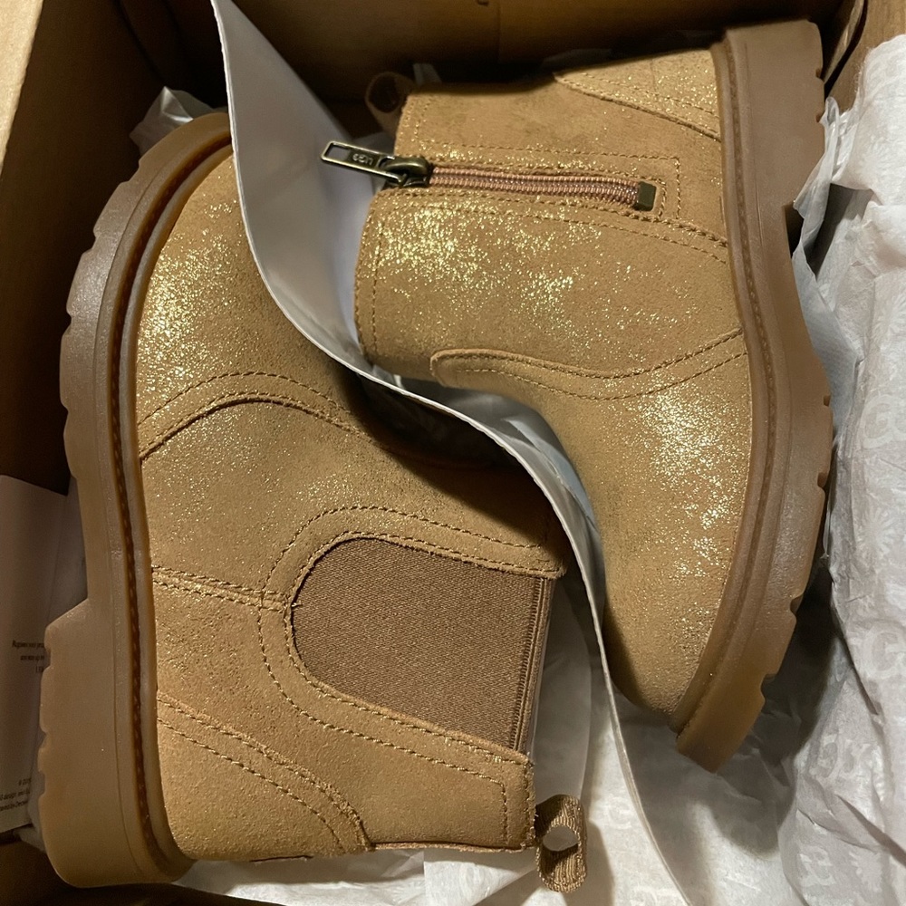 Girls tan ugg boots